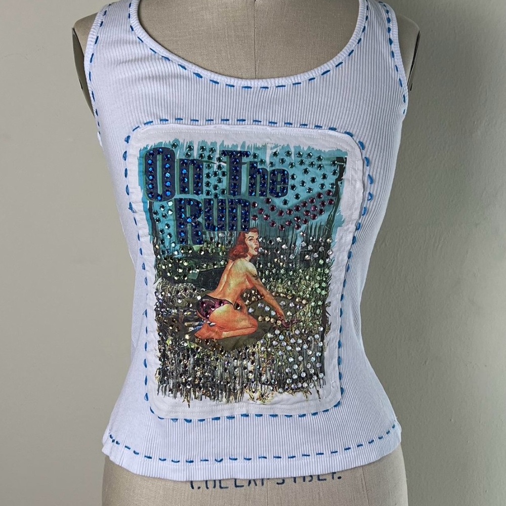 White Embellished Graphic Tank Top - OO The Run